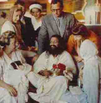 Helen and Charlie Lutes with Maharishi Mahesh Yogi