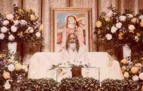 Maharishi Mahesh Yogi with Guru Dev